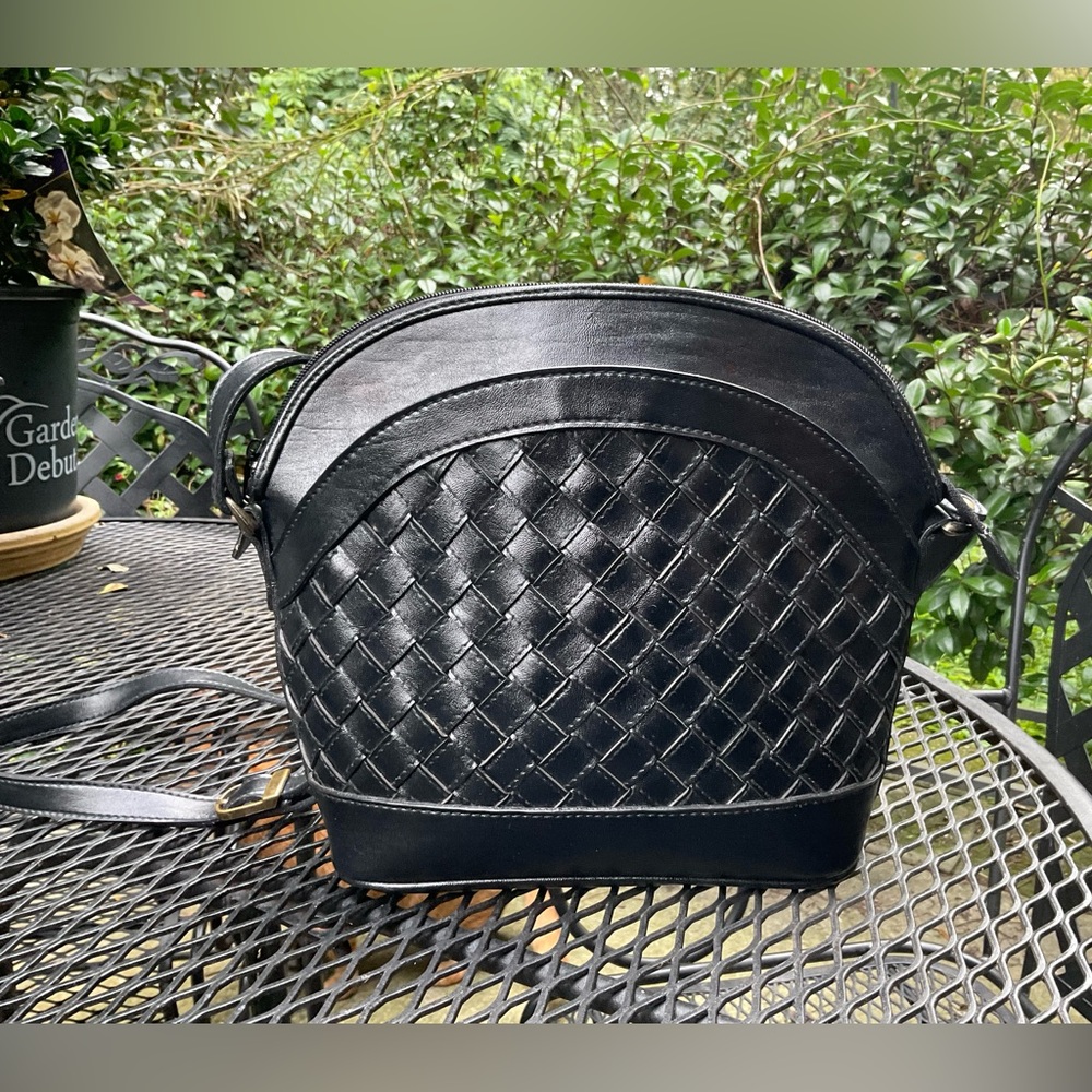 Nice Weaved Vegan Leather Adjustable Strap Crossbody/Shoulder Bag! - Picture 13 of 14